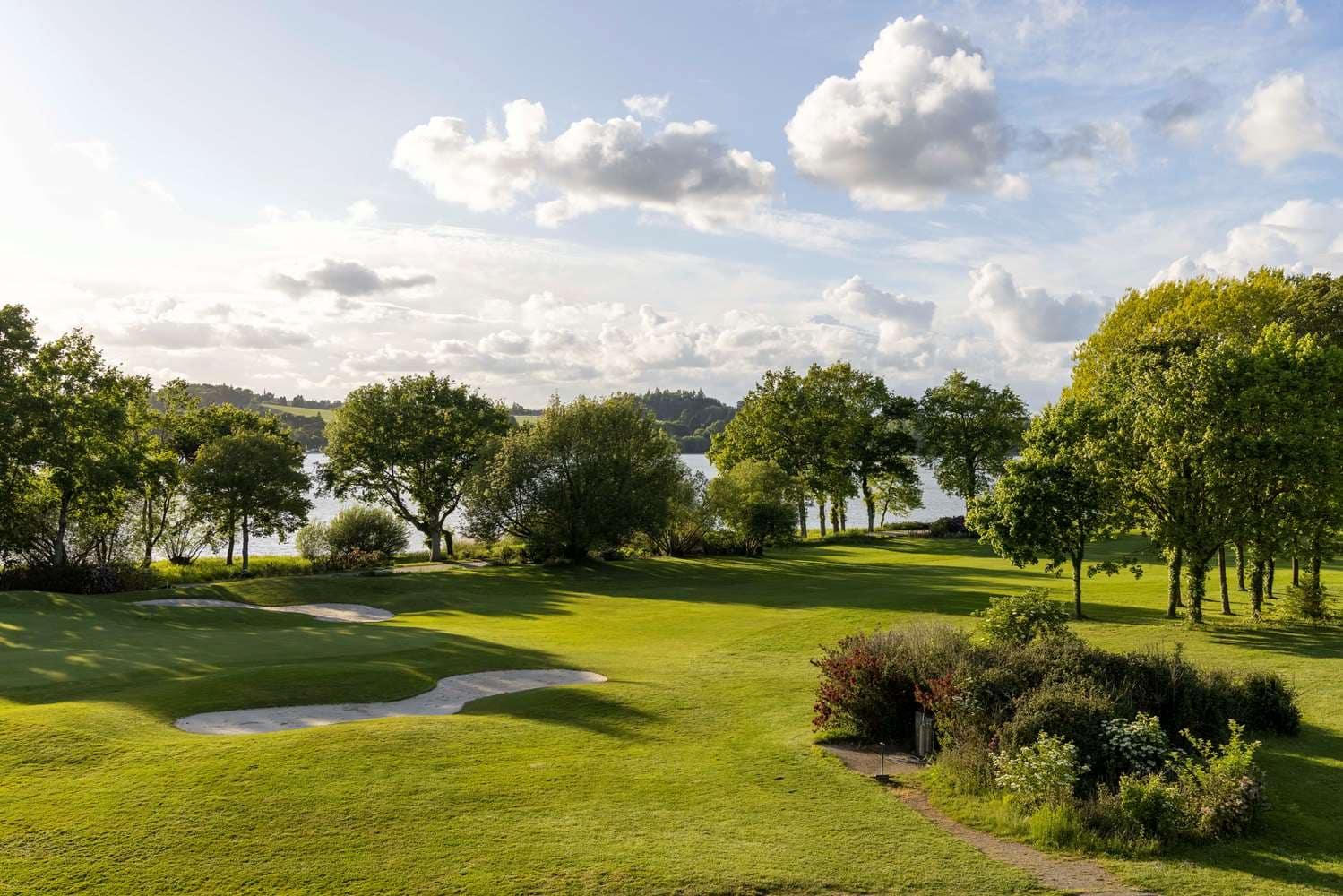 Best Western Plus Le Roi Arthur Hotel & Spa Ploermel Bagian luar foto