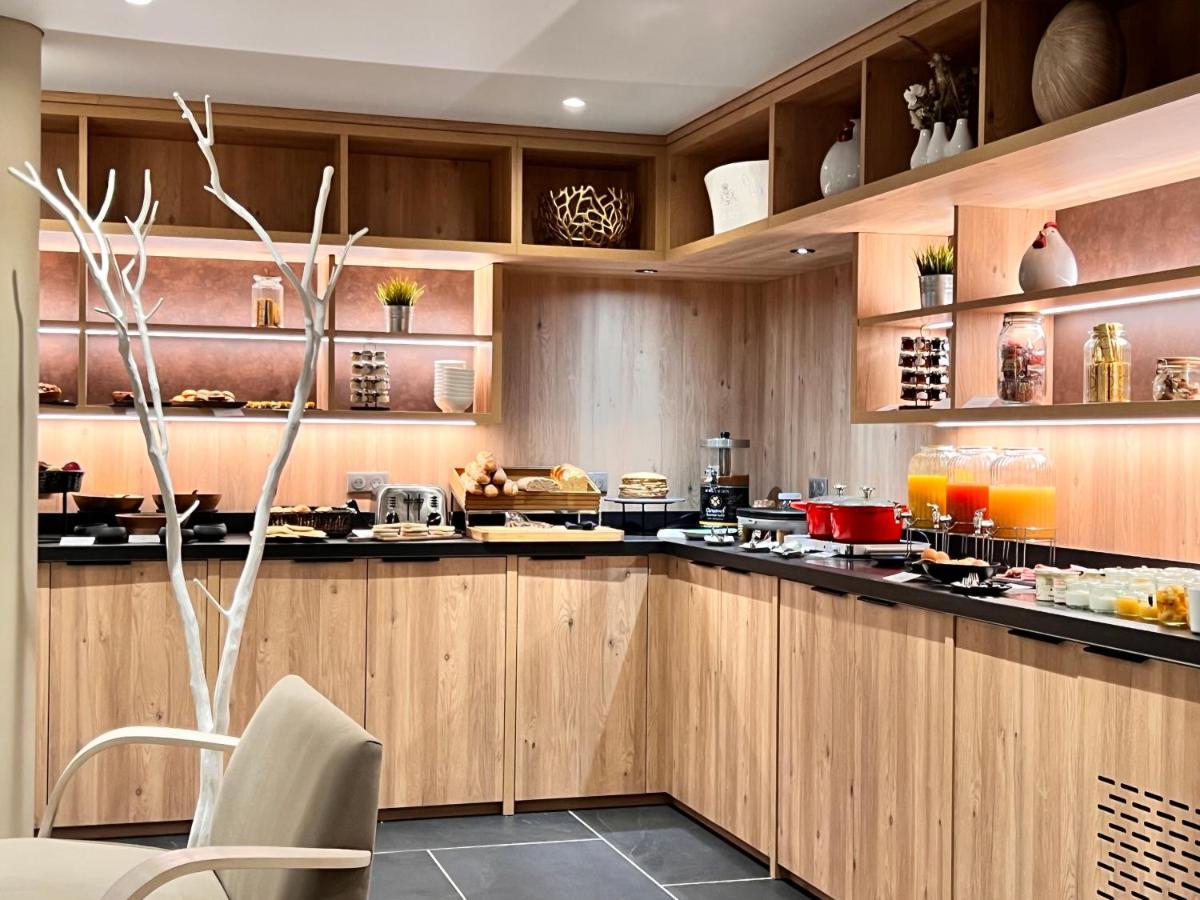 Best Western Plus Le Roi Arthur Hotel & Spa Ploermel Bagian luar foto