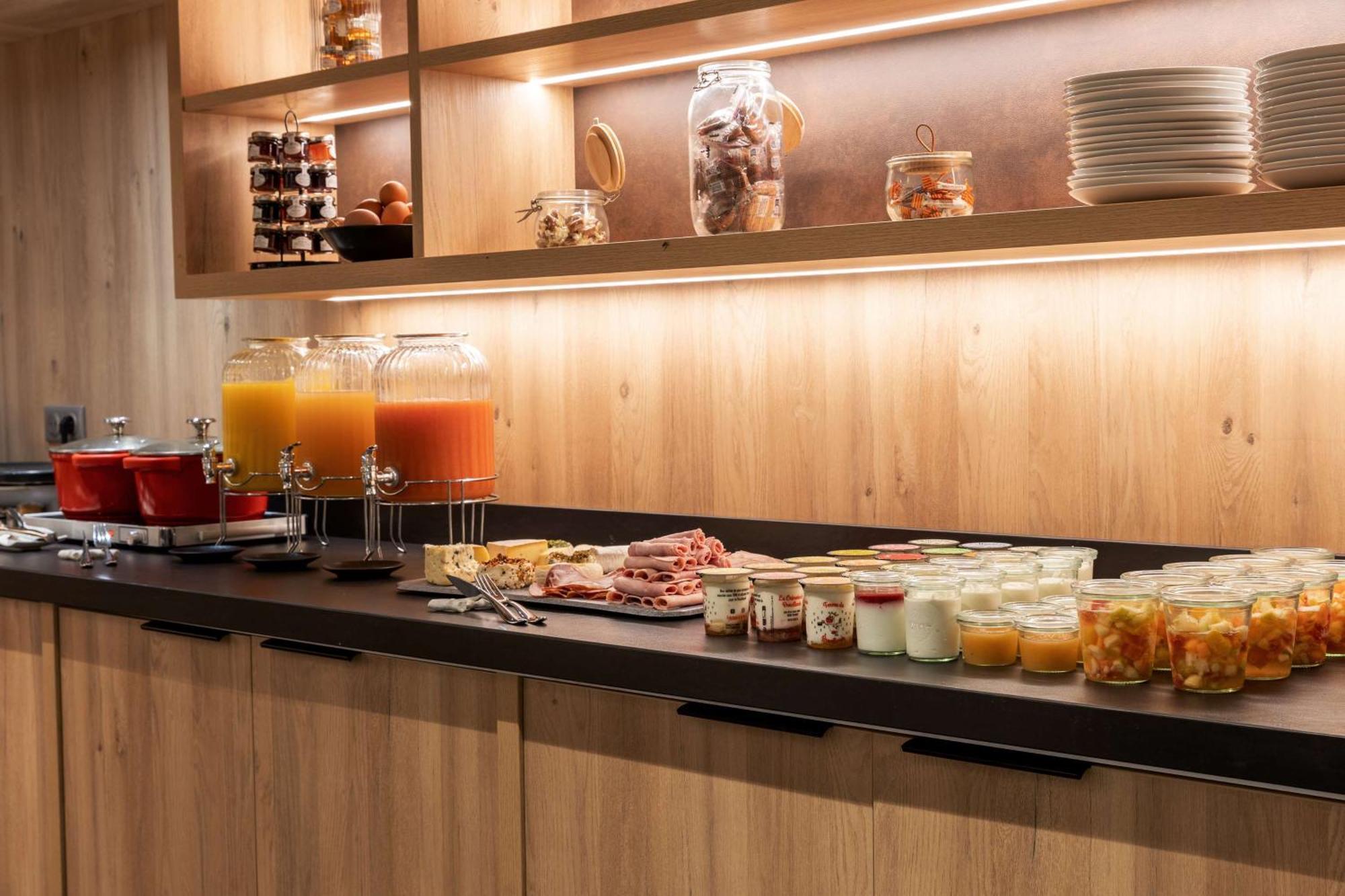 Best Western Plus Le Roi Arthur Hotel & Spa Ploermel Bagian luar foto